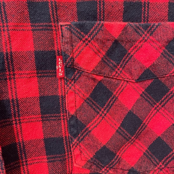 Levi’s Mens XL plaid button up! - Picture 3 of 4